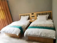 Yuanfang Business Hotel - parking