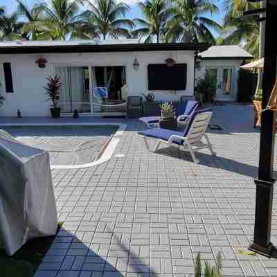 Oasis! Has Great Reviews! Pool, Bocce Court, Close to It All! Hotel Exterior