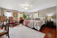 The Victorian House - Four Bedrooms - Two Bathrooms  -