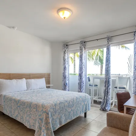 Ocean View Studio in Maho, Beach Access