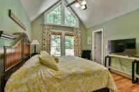 Upscale, Well-Appointed, Spacious Retreat. Close to Everything. Great Amenities. - Chalets