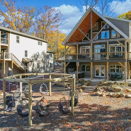 New Modern Luxury Lakeview Haven: Lake Access,HotTub, Game Room, FirePits, Ski