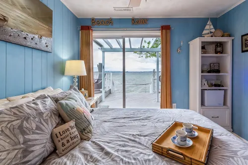 Million  Dollar Views No Extra Charge!  Hot Tub Pool  Beach Kayaks Pier Fire Pit