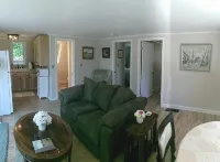 Cozy Apartment Overlooking Mount Washington in Rural Country Setting