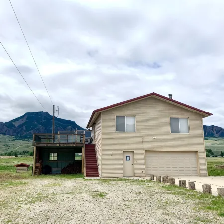 Gateway to Shoshone & Yellowstone