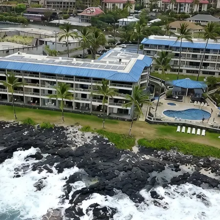 Sunset View of Ocean, 1 BR End Unit on top floor, Elevator Access. Free Wifi.