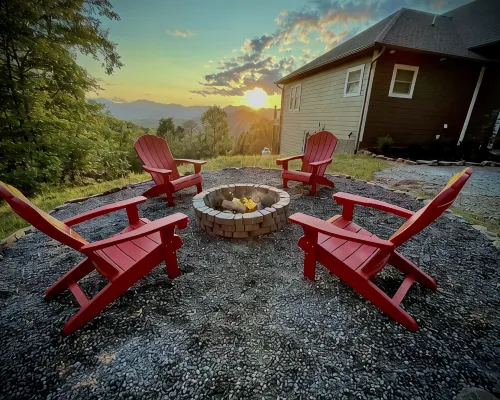 Butterfly Mountain Cabin for 8 w/amazing view+wifi, 3 bdrm, 3.5 bath, & firepit Hotels in Cowee