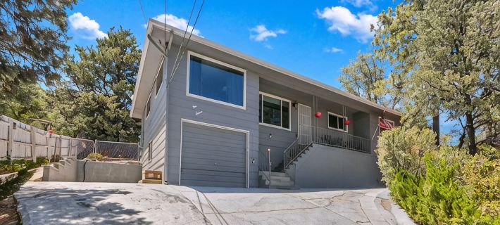 REMODELED 3Bd/2Bth TreeTop House - loading=