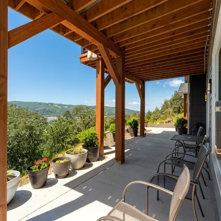 Perched on the Edge! Stunning Bluff with Wide River Views @ Kalama Oaks Lodge