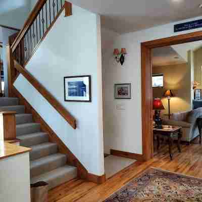 Spacious 5-Bedroom Vail Home • Private Hot Tub • on Free Shuttle Route Others