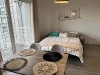 Studio Rénové à 30 Mètre de la Plage, 300 Mètre du Centre Ville 4 Couchages - 2성급