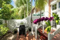 Banana Wind at Truman Annex - 2 Bed / 2.5-Bath Condo w/ Shared Pool & Parking - Bungalows
