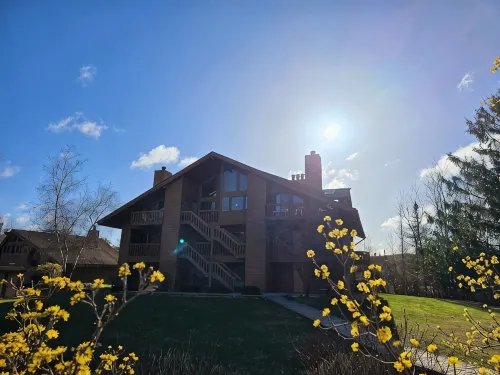 Lake-Golf-Ski Condo  w/ Great Views & Boat Parking