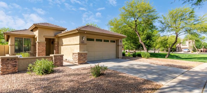 IDEAL LOCATION Siding a Park and Near Community Pools & Golf Course! Hotels in Gilbert