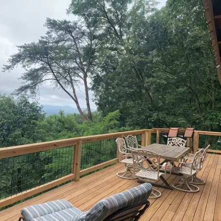Secluded & Cozy Log Cabin w/Expansive Deck Views