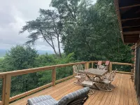 Secluded & Cozy Log Cabin w/Expansive Deck Views - 4-Star