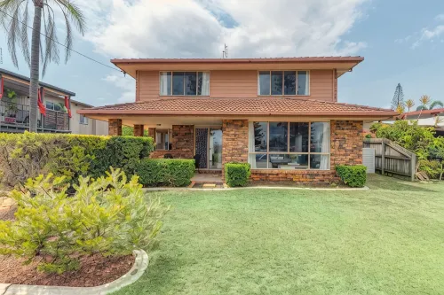 Lovely Waterfront Beach House, Pet-Friendly