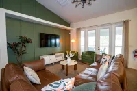 2 King 2 Twin 1 Queen + Enormous Deck 3 BD Lakeview by Waterfront Park & Events - 방갈로