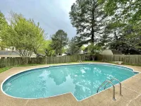Private Pool–Renovated Home for Groups/Getaways - สระว่ายน้ำส่วนตัว