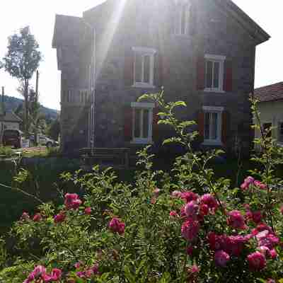 New, Renovated, Listed Character Gite Less Than 100 m from the Lake Hotel Exterior