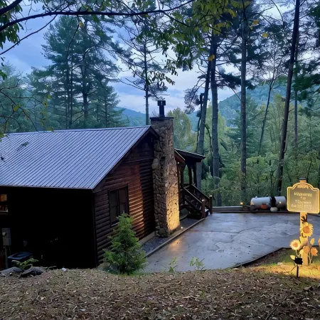 Peaceful and Secluded with Mountain Views and Waterfall Sounds