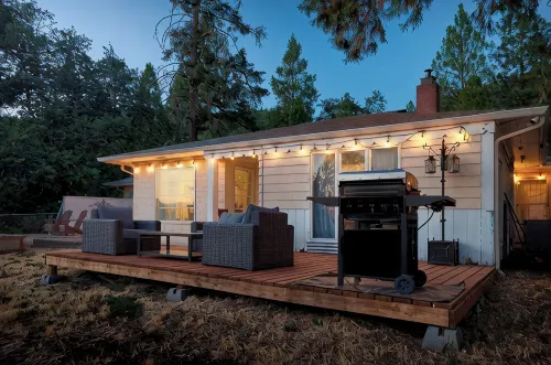 Woodsy, Quiet Neighborhood, 2 bedroom