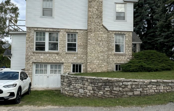Four bedroom charming historical Harbor Haus in central Egg Harbor