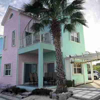 Neptune's Nest by the Sea, East End Hotel Exterior