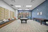 Huge King Bed Loft Downtown - Balcony - Grocery - Brewery - Court Ave Nightlife