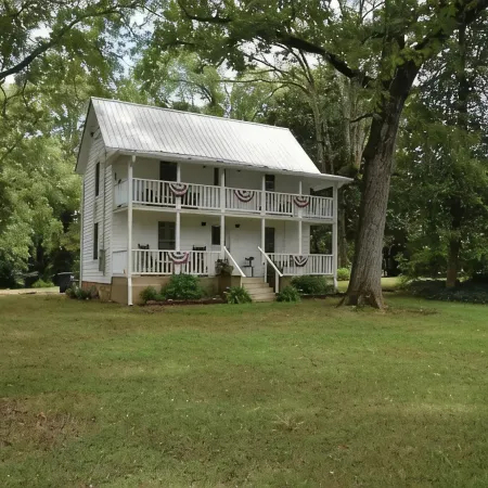 Small 1897 Farm House, super cozy on two acres