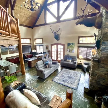 Convenient Location 2 Miles to Priest Lake for Families & Work-Cation Stays!