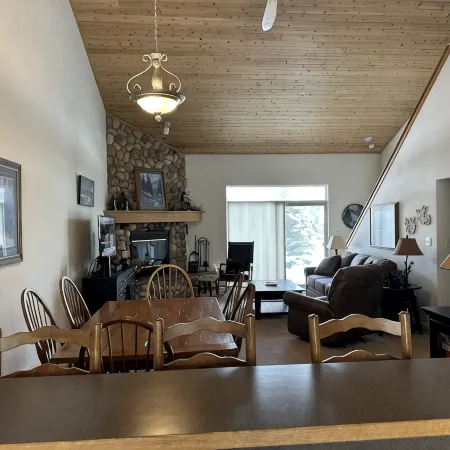 Chalet w garage