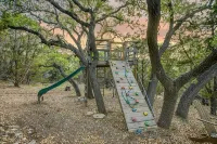 Hill Country迷人小屋，坐落於6英畝私有土地上