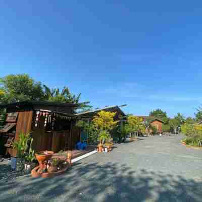 Monkey Cottage Hotel Exterior