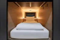 Zedwell Capsule Hotel Piccadilly Circus - Capsule Hotels