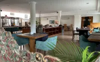 Sare Hotel Yogyakarta (Muslim Friendly) - 朝食