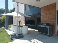 Contemporary villa 10 minutes from Cannes