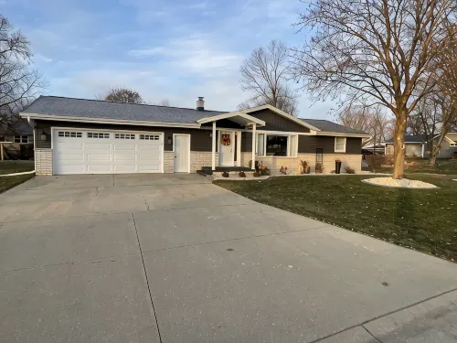 Packer Games, EAA, 2025 NFL Draft, Performing Arts - Cozy Complete Stay with Us! - 4 stjerner