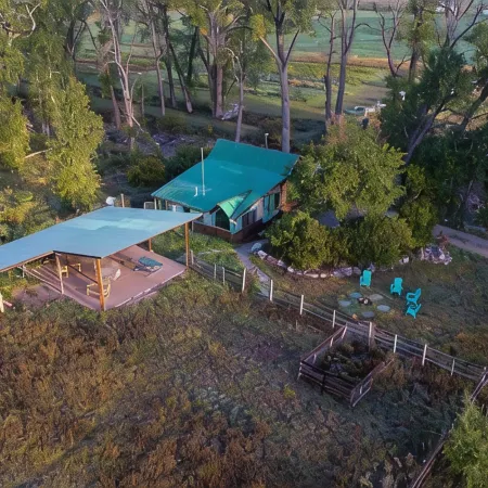 1907Creekside Cabin w/ hot tub & sauna; bike, hike, ski & fish- Go Back in Time