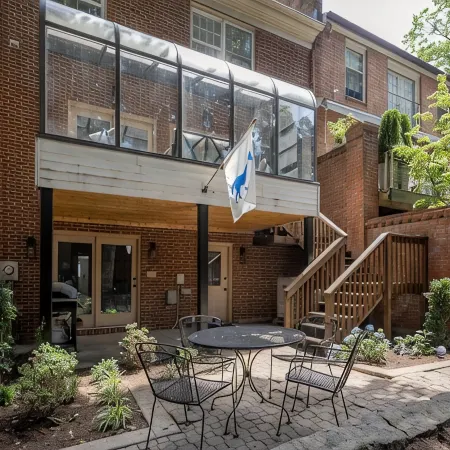 Gratz Park Place-Historic District- Walk Downtown