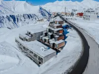 كوادريم سكي آند يوجا ريزورت فنادق في غودواري