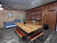 Cozy Cabin central to Jefferson, Atlanta, Caddo Lake, Marshall & Linden Hotele w: Cass County
