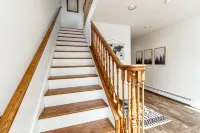 Refreshed downtown home. Easy walk to Main St! - 4-Star