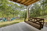 LAKEVIEW- Newly updated, minutes to marina