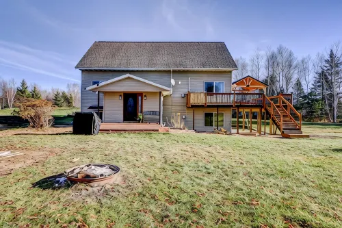 Private - 7 bed 3 bath Lake Cabin +Hot Tub +Dock +2 Pedal Boats +2 canoes +Sauna - シャレー