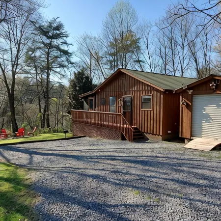 Lightning Bug Lodge - Cozy Mountain Cabin, Peaceful/Quiet Area, Hot tub!
