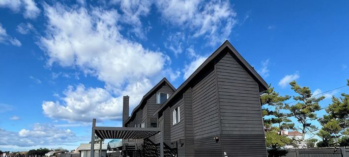 Black Swan: Beachfront Home w/ Year-Round Jacuzzi Hotels in Hampton Bays