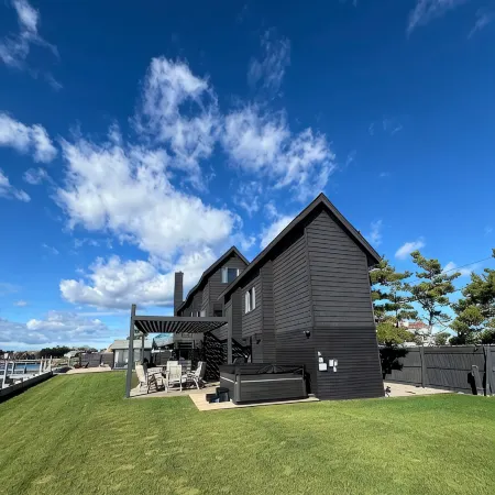 Black Swan: Beachfront Home w/ Year-Round Jacuzzi