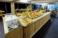 El Aram Beach Express - breakfast