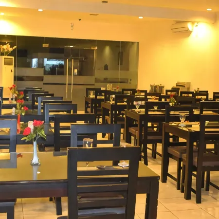 Grand Wisata Hotel Отели в г. Энде